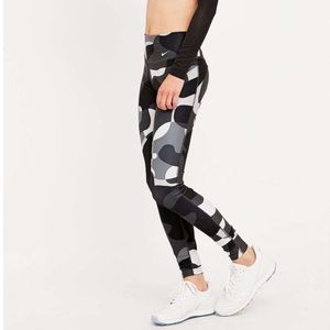 Nike Legend 2.0 black/white camo leggings small